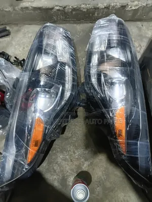 Headlamp Kia Carriens 2017