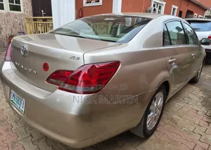 Toyota Avalon XLS Sedan FWD (3.5L 6cyl 6A) 2008 Gold