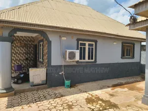 Furnished 3bdrm Chalet in Oke Baale, Sasa Area for sale