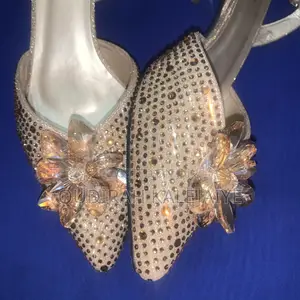 Pencil Mouth Golden Heel