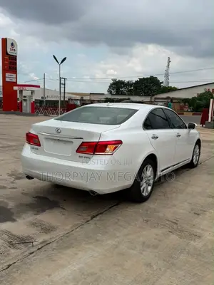 Lexus ES 350 2011 White