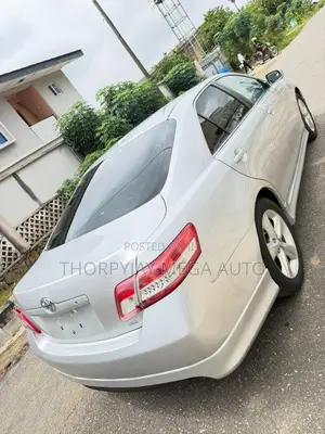Toyota Camry SE 4dr Sedan (2.5L 4cyl 6AM) 2010 Silver