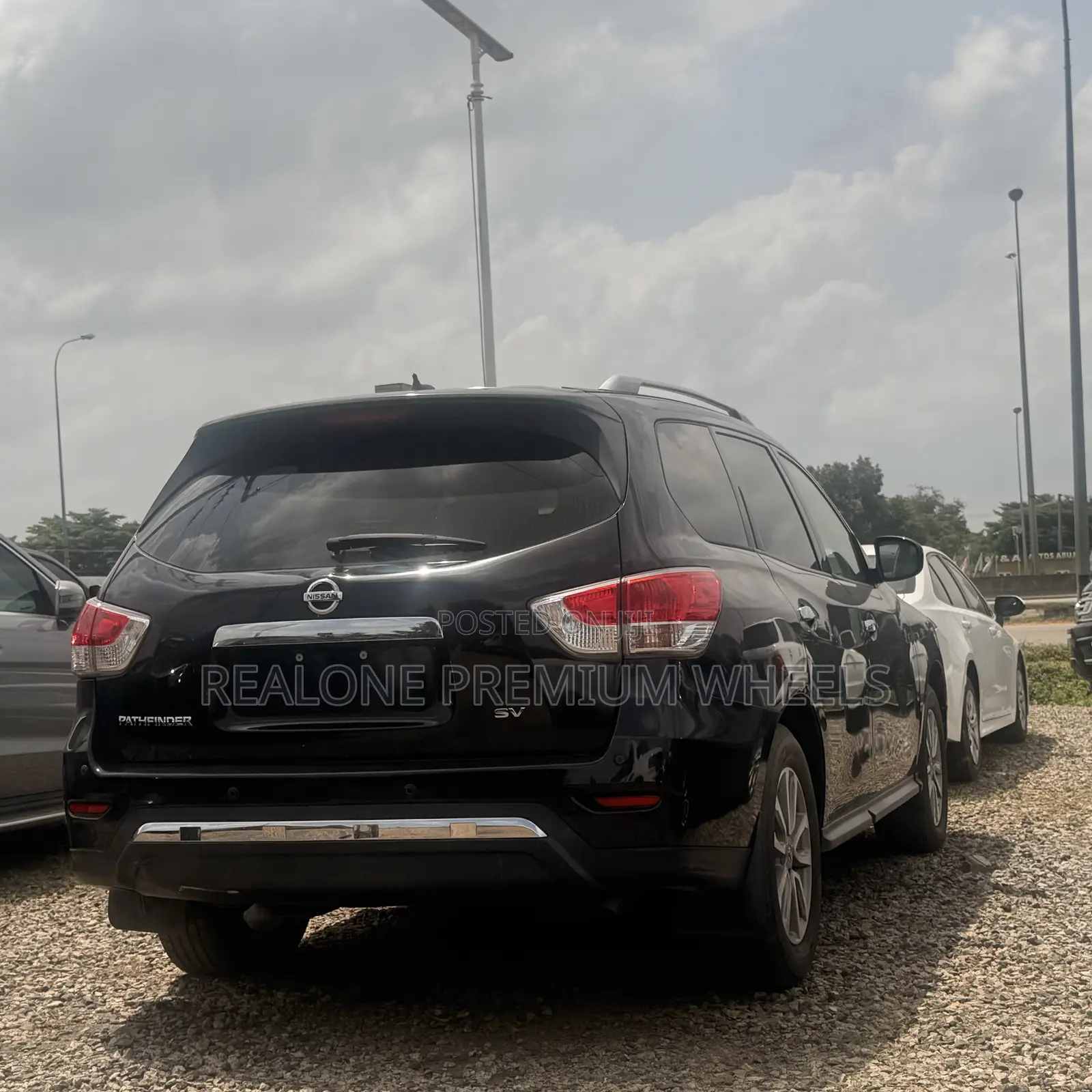 Nissan Pathfinder 2017 Black