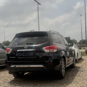 Nissan Pathfinder 2017 Black