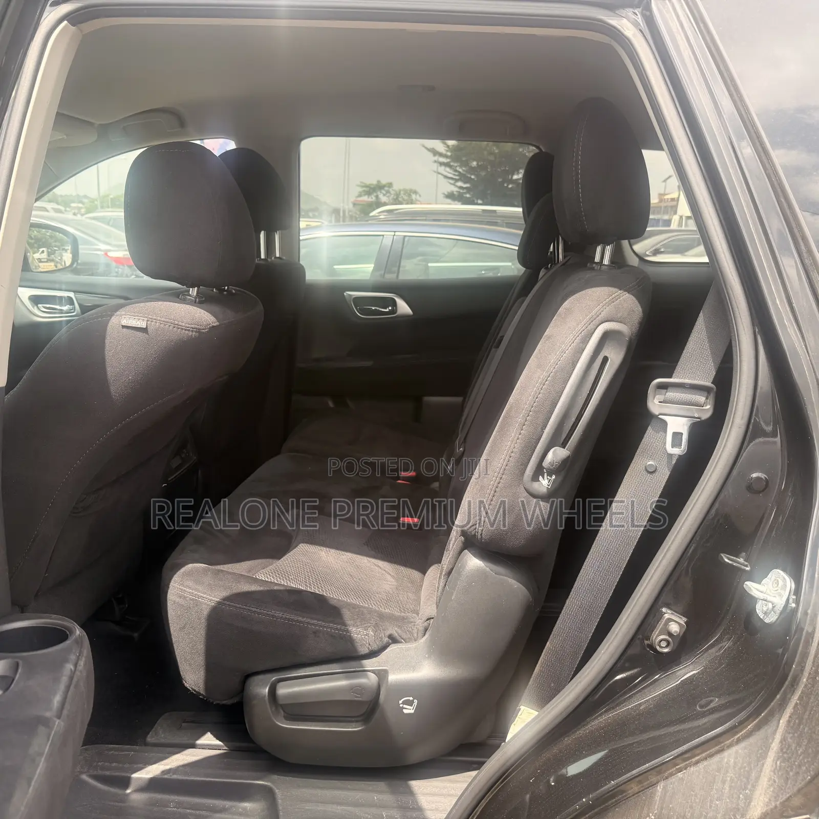 Nissan Pathfinder 2017 Black