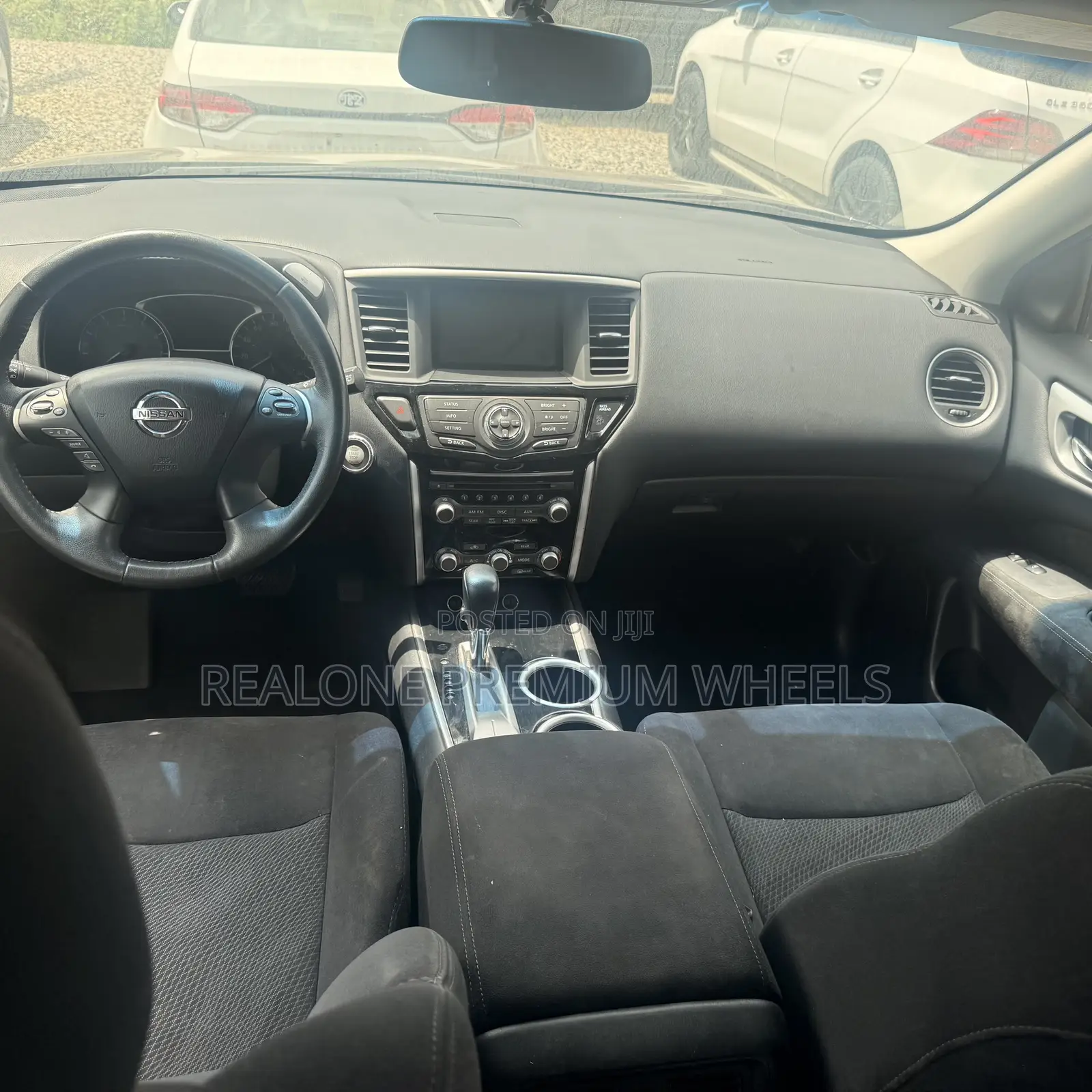 Nissan Pathfinder 2017 Black