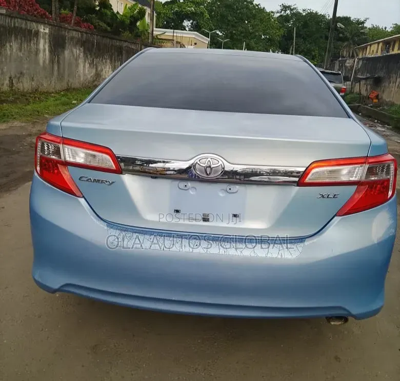 Toyota Camry 2012 Blue