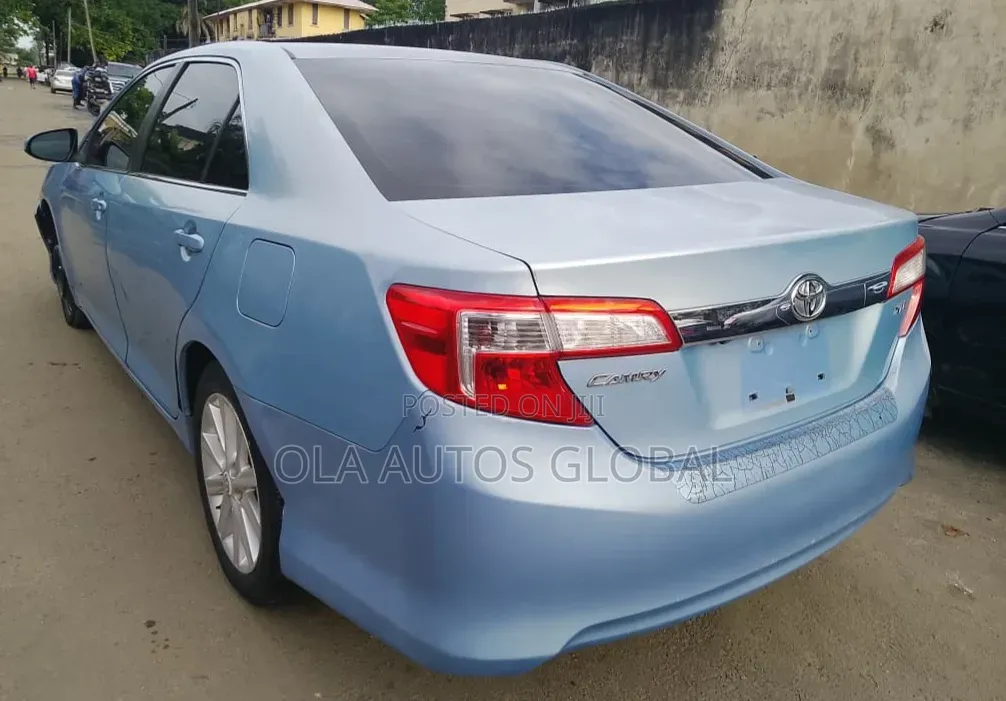 Toyota Camry 2012 Blue