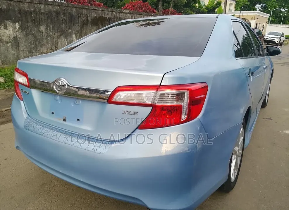 Toyota Camry 2012 Blue