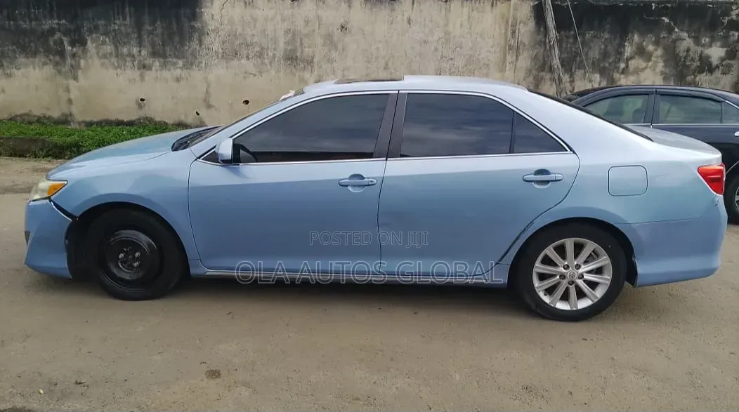 Toyota Camry 2012 Blue