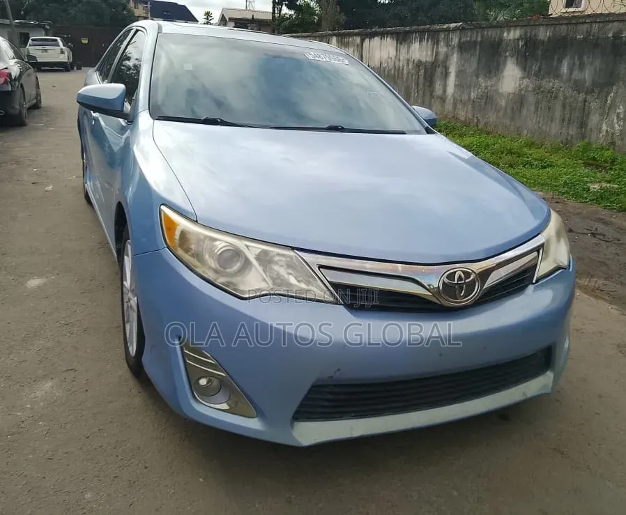 Toyota Camry 2012 Blue