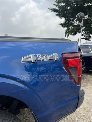 Ford F-150 STX 4WD SuperCab 6.5' Box 2025 Blue