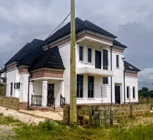 3bdrm Duplex in Ugbolokposo, Warri for sale