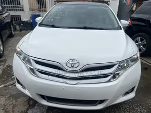 Toyota Venza XLE 4dr Wagon AWD (2.7L 4cyl 6A) 2015 White