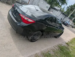 Toyota Corolla 2015 Black