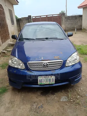 Toyota Corolla LE 2005 Blue
