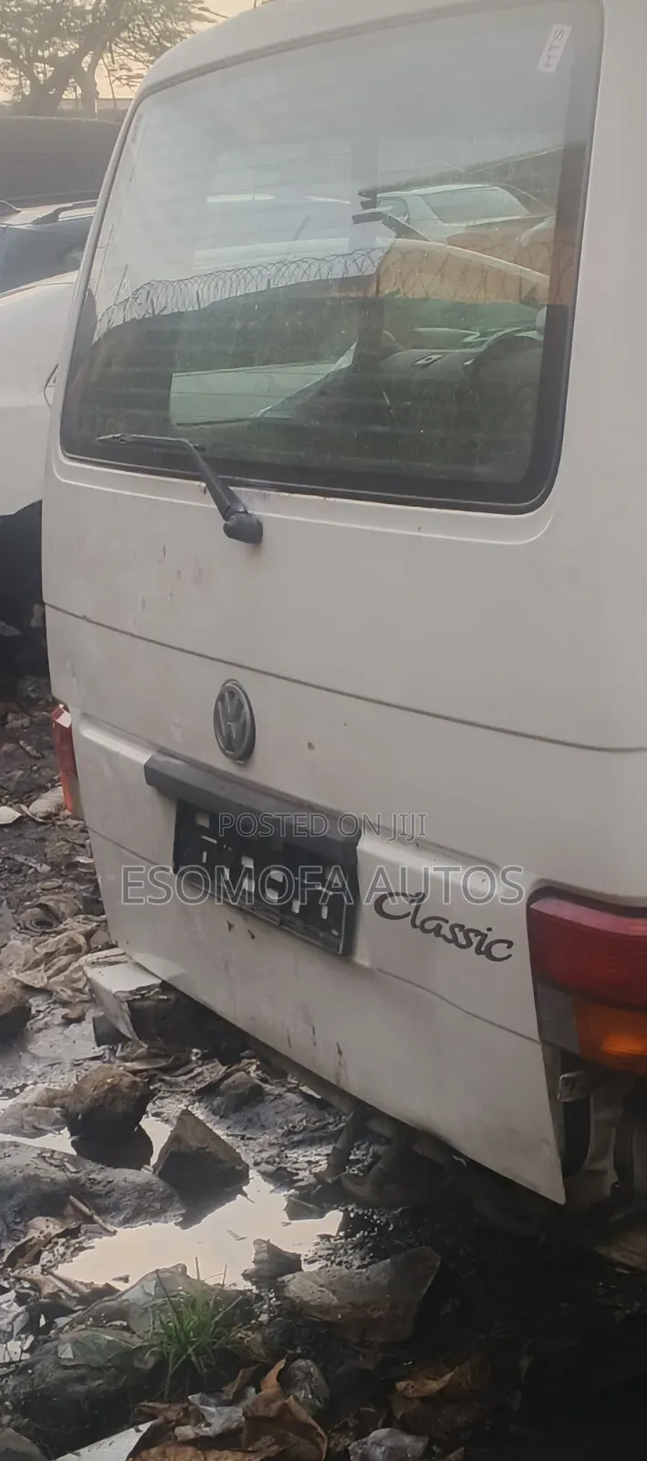 Volkswagen Microbus 2001 White