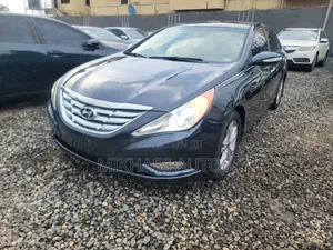 Hyundai Sonata Limited 2.0T Sedan (2.0L 4cyl 6A) 2013 Blue