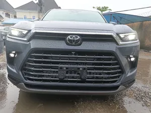 Toyota Highlander Limited AWD 2024 Blue