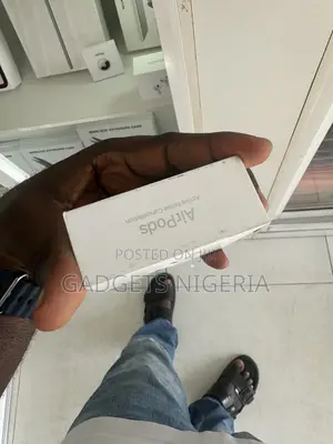 Apple AirPod 4 With ANC
