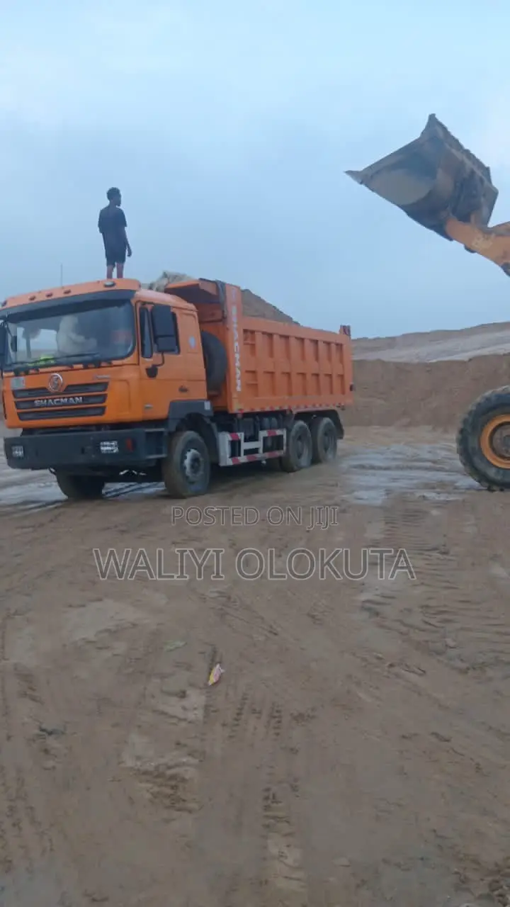 Full 30tons of Sharp Sand and Plaster