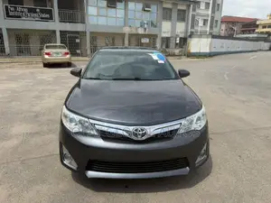 Toyota Camry XLE 4dr Sedan (2.5L 4cyl 6A) 2013 Gray