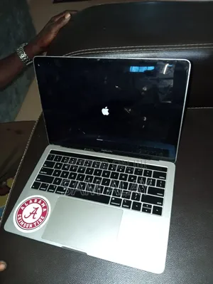 Laptop Apple MacBook Pro 2019 16GB Intel Core i5 SSHD+SSD 256GB