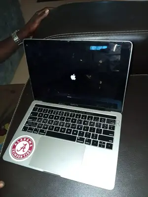Laptop Apple MacBook Pro 2019 16GB Intel Core i5 SSHD+SSD 256GB