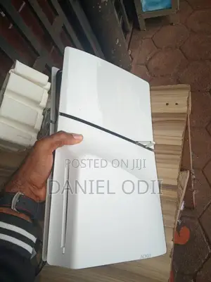 PS5 Slim Game With Pad
