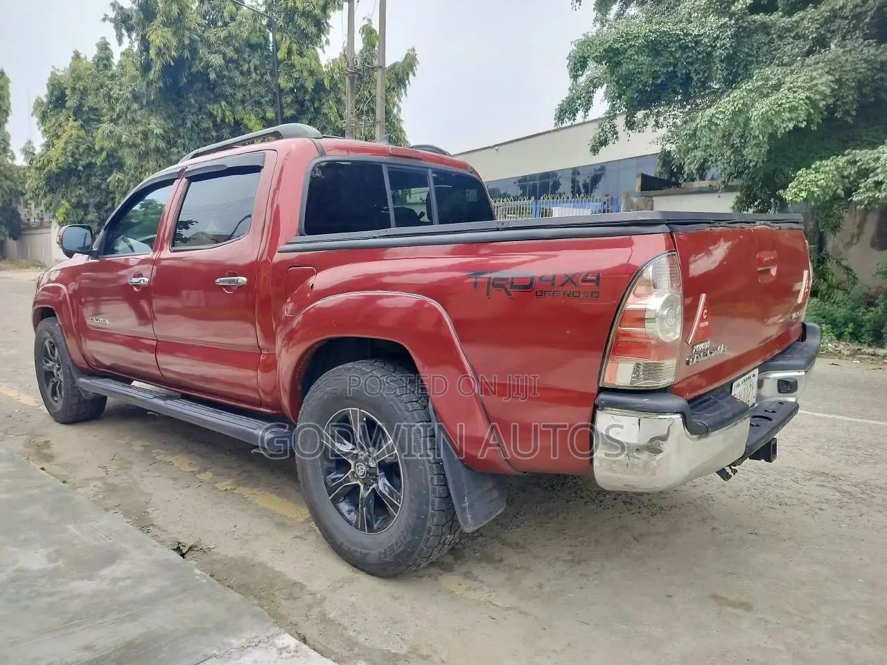 Toyota Tundra TRD PRO 4dr Double Cab 4WD SB (5.7L 8cyl 6A) 2015 Red