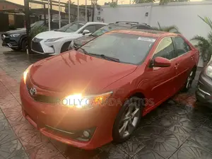 Toyota Camry SE 4dr Sedan (2.5L 4cyl 6A) 2013 Red