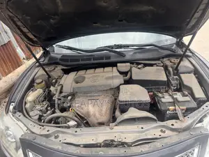 Toyota Camry SE 4dr Sedan (2.5L 4cyl 6A) 2011 Gray