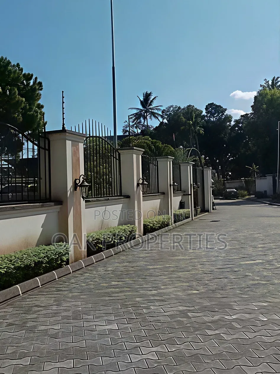 3bdrm Duplex in Old Gra for rent