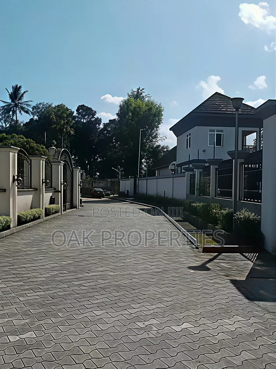 3bdrm Duplex in Old Gra for rent