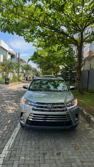 Toyota Highlander Limited Platinum 4x4 V6 (3.5L 6cyl 8A) 2018 Silver