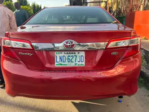 Toyota Camry LE 4dr Sedan (2.5L 4cyl 6A) 2013 Red