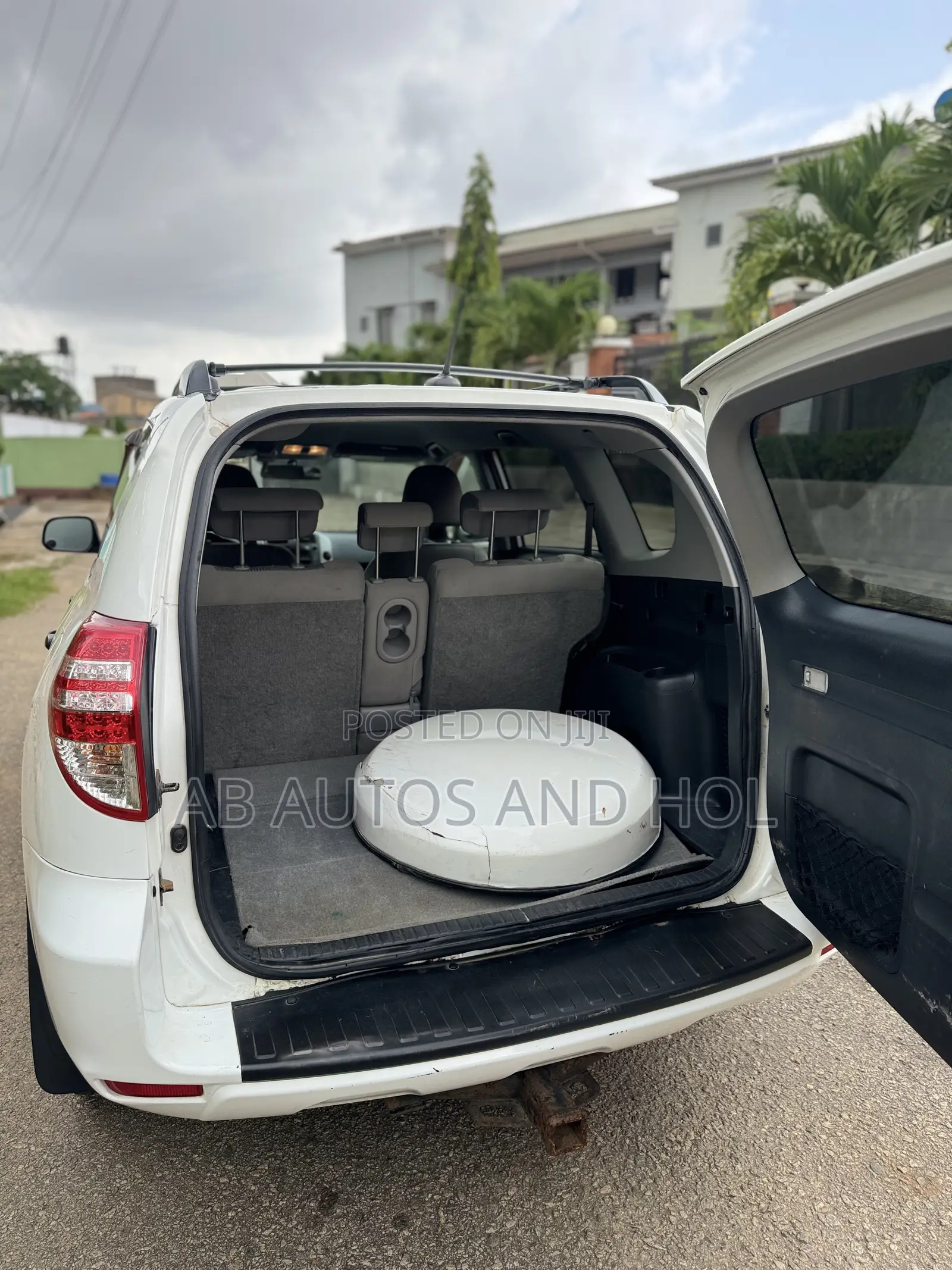 Toyota RAV4 3.5 2011 White