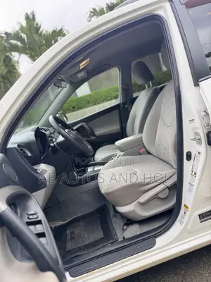Toyota RAV4 3.5 2011 White
