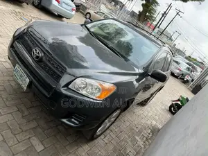 Toyota RAV4 2.5 2010 Black