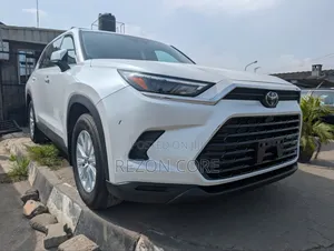 Toyota Highlander XLE 2025 White
