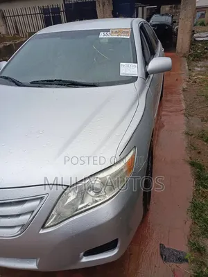 Toyota Camry LE 4dr Sedan (2.5L 4cyl 6AM) 2010 Silver