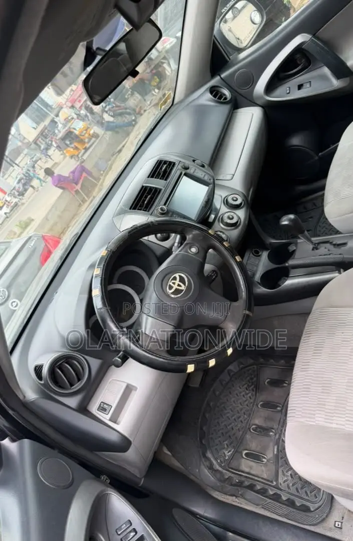 Toyota RAV4 2010 Black