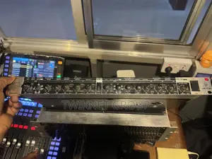 Behringer Super-X Pro Crossover CX3400 With Limiter
