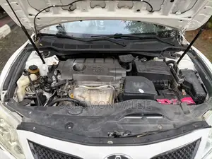 Toyota Camry SE 4dr Sedan (2.5L 4cyl 6AM) 2010 White