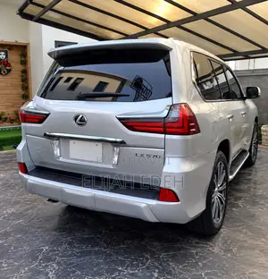 Lexus LX 570 (5 seats) AWD 2017 Silver