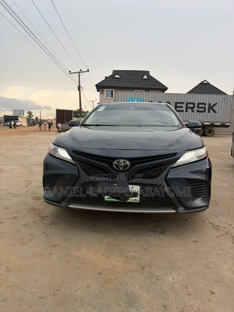 Toyota Camry 2019