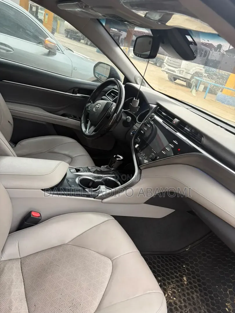 Toyota Camry 2019