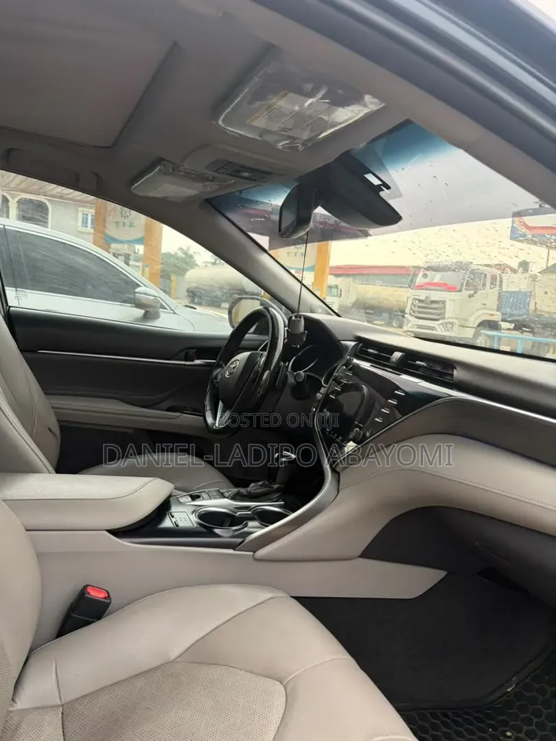 Toyota Camry 2019