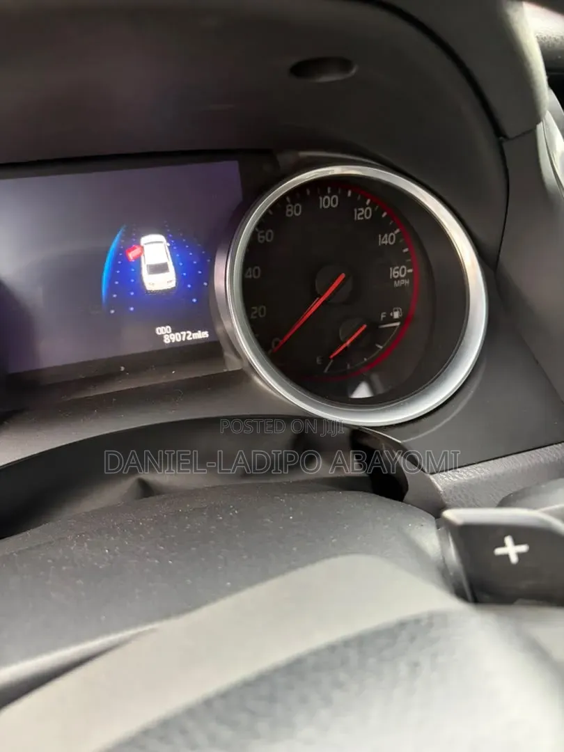 Toyota Camry 2019