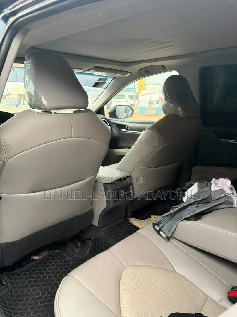 Toyota Camry 2019